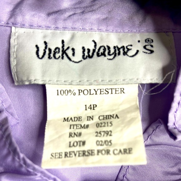 VICKI WAYNE’S PURPLE RUFFLE BLOUSE - Picture 6 of 6